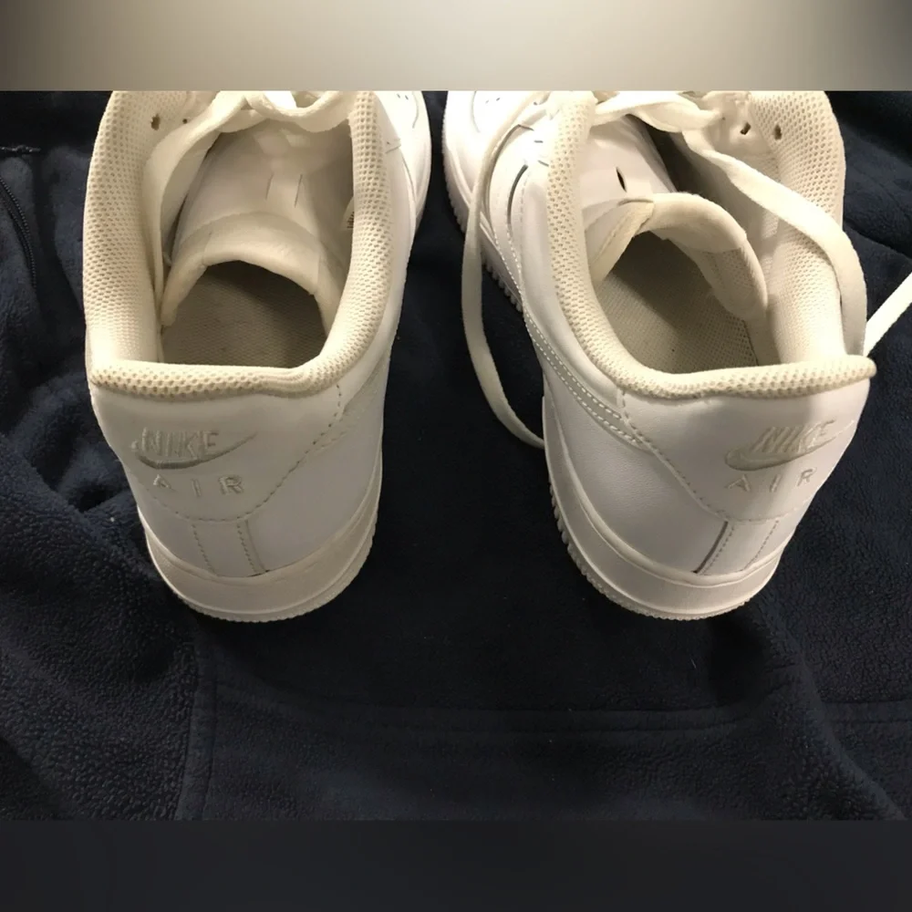 SZ 10 Nike Air Force Ones - Picture 5 of 7